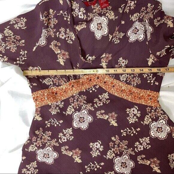 Quizz Bazaar flowy floral boho burgundy top SZ L lace detailing - Picture 9 of 10